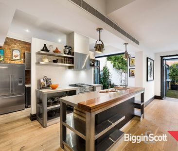SPACIOUS DOUBLE FRONTED HOME - Photo 6