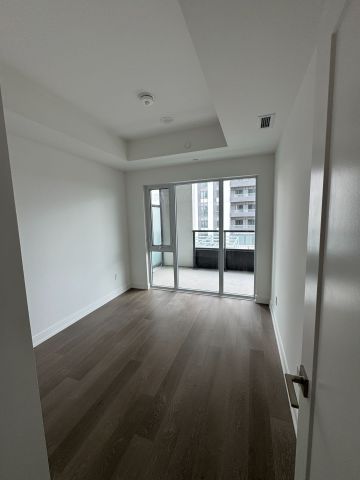 For Lease - 715 Davis Drive, Newmarket, Ontario - Photo 3