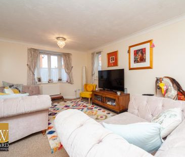 3 bedroom end of terrace house to rent - Photo 2