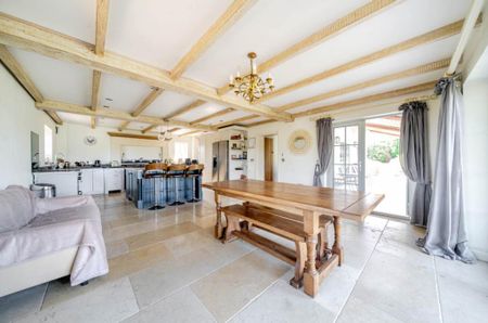 3 bedroom detached house to rent - Photo 2