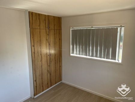 3 Bedroom 1 Bath 1 Car Home - Photo 4