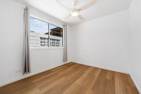 Private flat with own entrance and yard - Photo 5