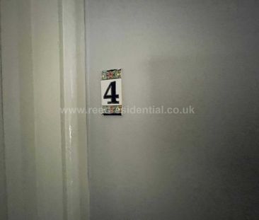 Castle Boulevard, Lenton, England - Photo 6