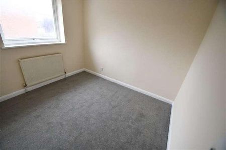 Bedroom Terraced House In Guildford, GU2 - Photo 2