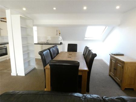 3 bedroom apartment to rent - Photo 3