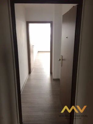 Pronájem rekonstruovaného bytu 1+kk, 30 m - Fotografie 1