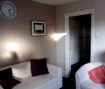 Room in a Shared House, Ashville Road, E11 - Photo 1