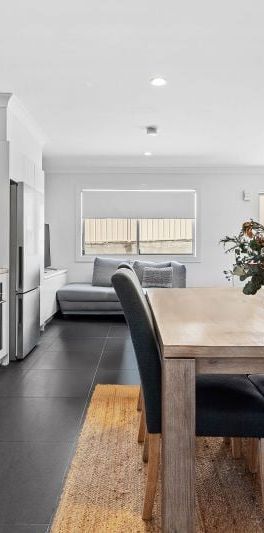 Modern design, spacious, and air-conditioned. - Photo 1