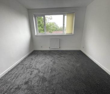 Hollins Road, Oldham - Photo 4