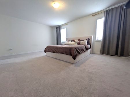 For Lease - 22 Hennessey Crescent, Kawartha Lakes, Ontario - Photo 5