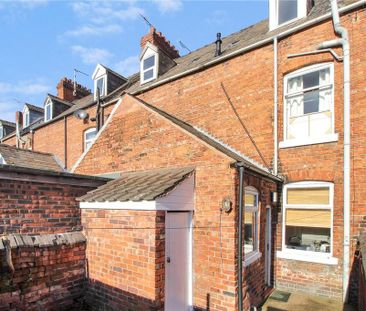 1 bedroom in a house share to rent - Photo 1