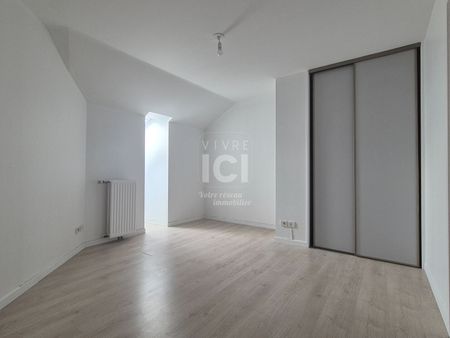 Location Appartement 5 pièces 118m² - Photo 2