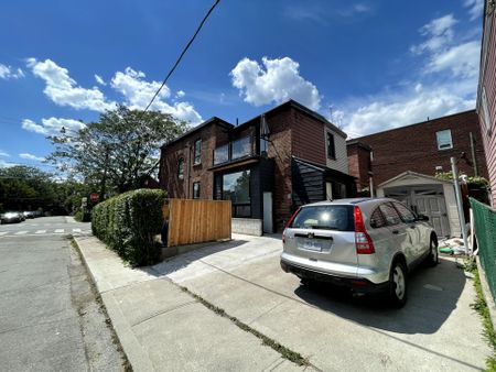 For Lease - 17 Claremont Street Unit# Back, Toronto, Ontario - Photo 5