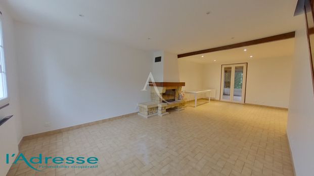 Location Maison 6 pièces 83m² NOISY LE GRAND 93160 - Photo 1