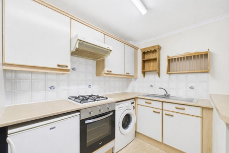 1 bedroom flat to rent - Photo 2