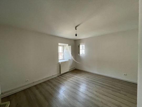 Location Appartement 4 pièces 100m² FONTENAY LE COMTE 85200 - Photo 1