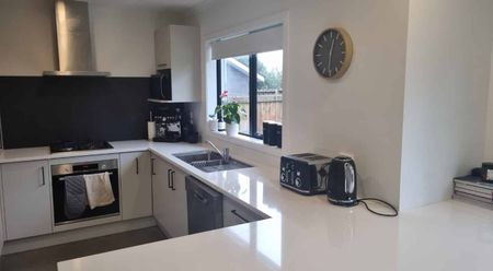 Easy Living in the Heart of Hamilton - Photo 2