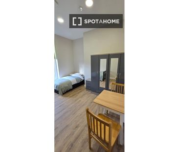 Room in shared apartment for rent in Inns Quay, Dublin - Photo 6