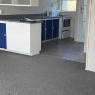 Tidy Two Bedroom - Close to the University - Photo 3