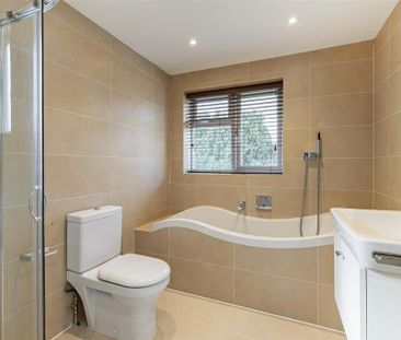 4 bedroom semi-detached house to rent - Photo 6