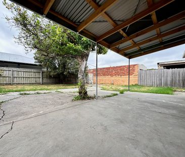 “Neat & Tidy Family Home“ - Photo 6