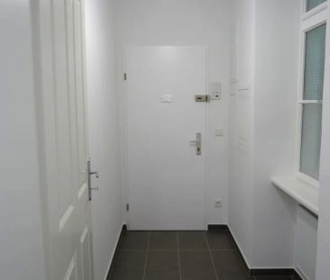 Provisionsfrei: Unbefristeter 39m² Altbau mit 2 Zimmern und Einbauk... - Foto 1