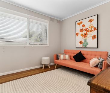 GORGEOUS FOUR BEDROOM FAMILY HOME - Photo 6