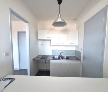Location Appartement 2 pièces 39m² ROUBAIX 59100 - Photo 3