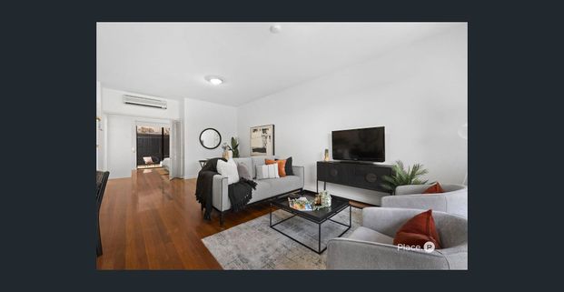 Private Ground-Floor Apartment with Dual Courtyards in Lifestyle Location - Photo 1