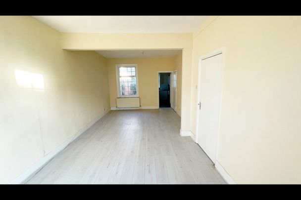 3 Bed Terraced House, Huxley Road, N18 - Photo 1