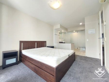 Furnished 2Bed 2Bath 1Car Apartment with Brand New Carpet - Photo 2