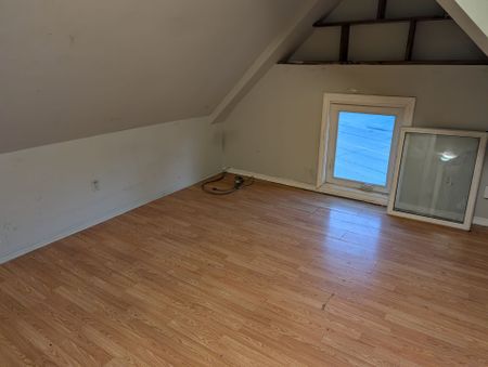 For Lease - 276 Hamilton Road Unit# UPPER, London East, Ontario - Photo 2