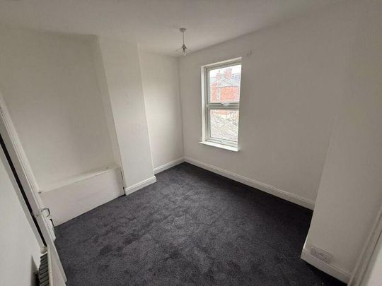 4 bedroom terraced house to rent - Photo 1