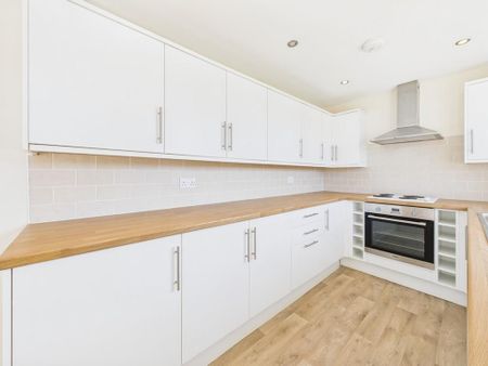 2 bedroom detached bungalow to rent - Photo 2