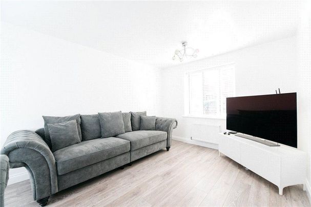 3 bedroom end of terrace house to rent - Photo 1