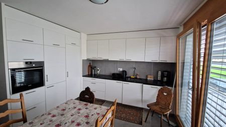 3.5 pièces de 72 m2 au 1er étage - Photo 3