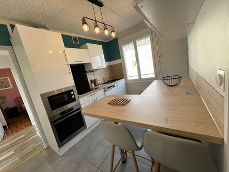 Location Appartement 4 pièces 67m² - Photo 3