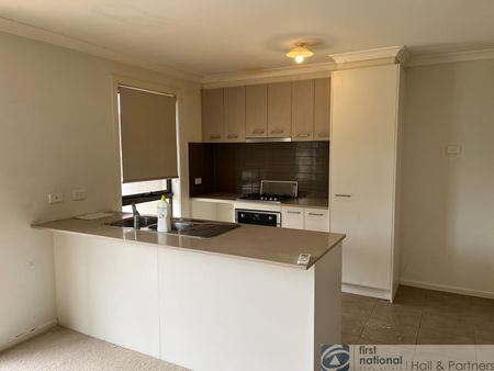 1 Dovetail Walk, Tarneit - Photo 2