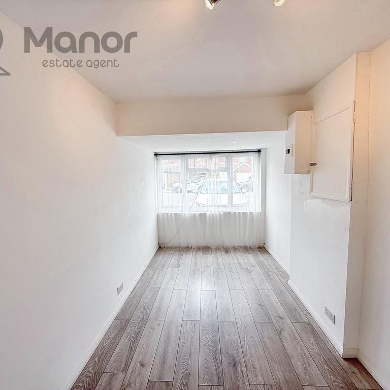 4 bedroom townhouse to rent - Photo 1