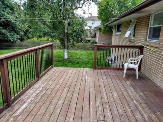 For Lease - 377 East Avenue, Toronto, Ontario - Photo 1