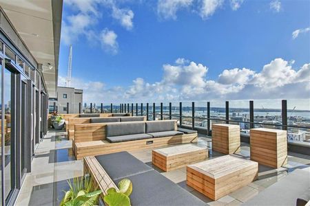 Auckland City Apartment - Fully Furnished - Photo 5