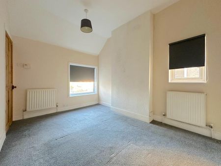 2 bedroom semi-detached house to rent - Photo 3