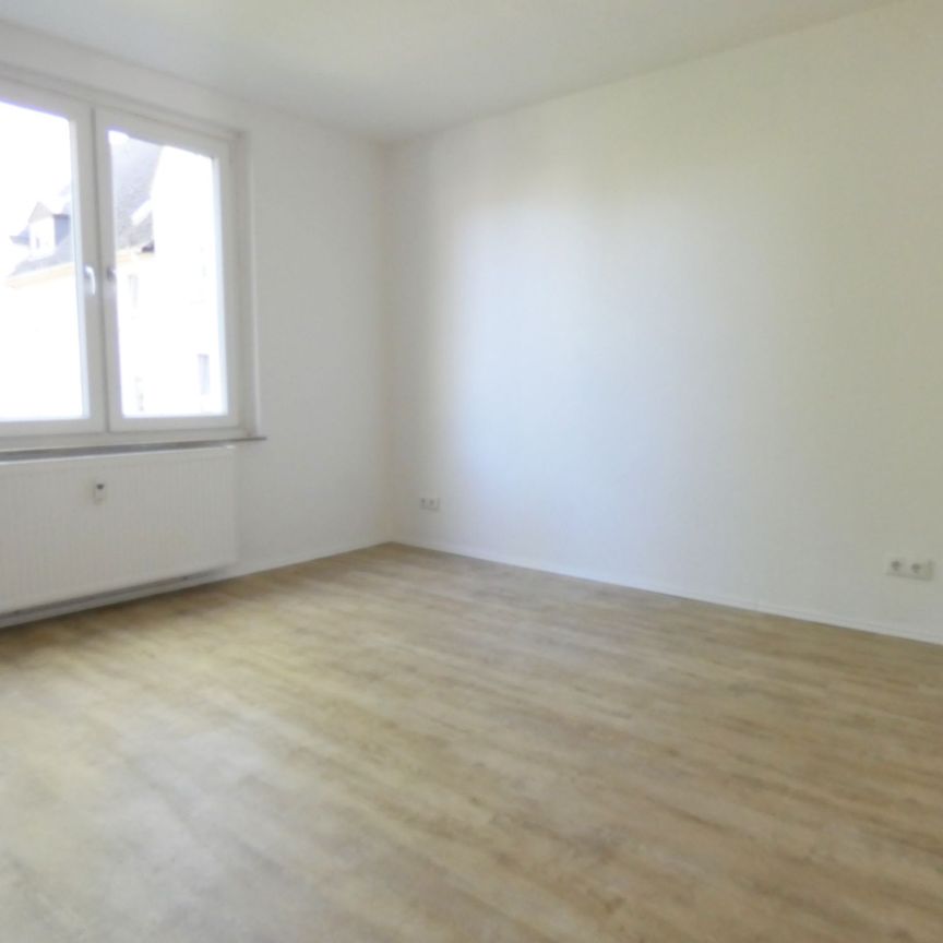 ** Modernisierte 2-Zi-Wohnung mit Loggia in beliebter Lage von Essen-Holsterhausen ** - Photo 1