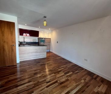 2 bedroom Flat To Let Total Size: 689 SQ FT - Photo 5