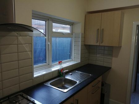 3 bedroom terraced house to rent - Photo 3