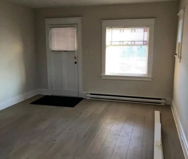 5055 WILLMOTT STREET N - Photo 4