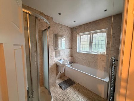 4 bedroom terraced house to rent - Photo 3