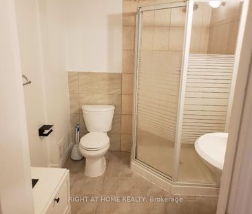 For Lease - 10 Fisico Court, Richmond Hill, Ontario - Photo 3