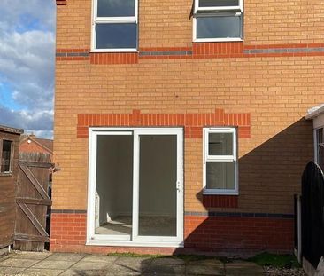 2 bedroom semi-detached house to rent - Photo 3