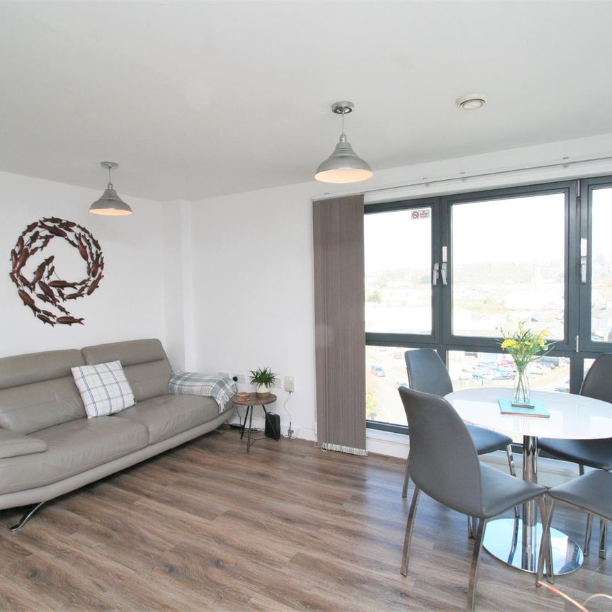 Lockyers Quay, Plymouth - Photo 1